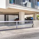 Yamas Urban Living Sequoia Aparthotel 4*
