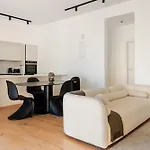 Yamas Urban Living Sequoia Aparthotel