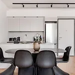 Yamas Urban Living Sequoia Aparthotel
