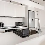 Yamas Urban Living Sequoia 아파트호텔 4*