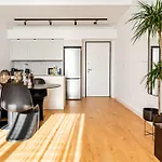 아파트호텔 Yamas Urban Living Sequoia 4*