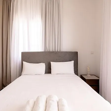Yamas Sunny Pool Penthouse Families & Couples Only