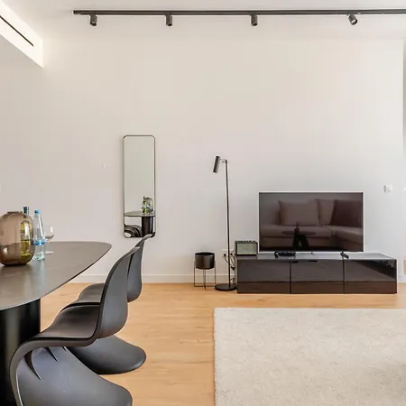 Yamas Urban Living Sequoia 아파트 레메소스