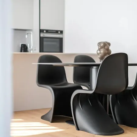 Yamas Urban Living Sequoia 레메소스