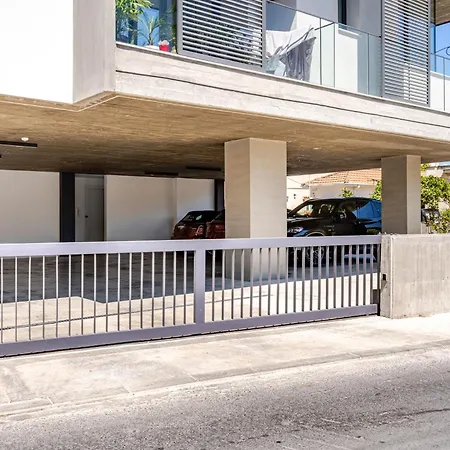 Yamas Urban Living Sequoia Apartahotel
