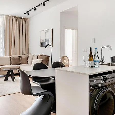 شقة فندقية Yamas Urban Living Sequoia ليماسول