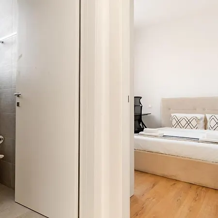 Yamas Urban Living Sequoia شقة فندقية ليماسول