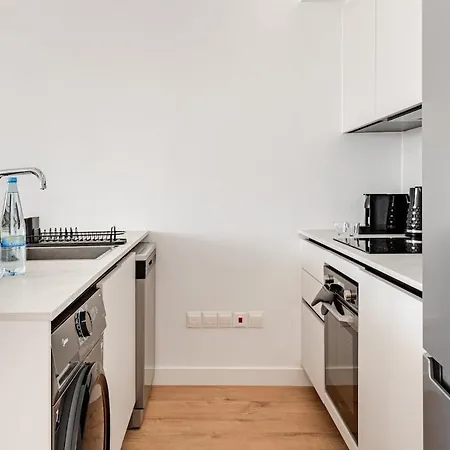 Yamas Urban Living Sequoia شقة فندقية ليماسول