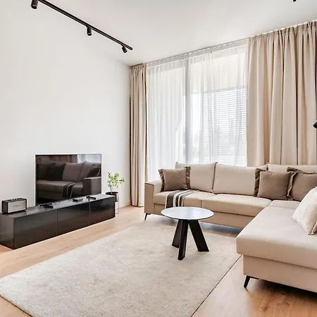 Yamas Urban Living Sequoia شقة فندقية 4*