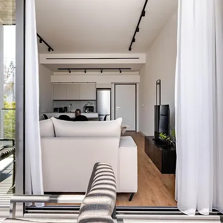 Yamas Urban Living Sequoia Aparthotel 4*