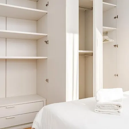 Yamas Urban Living Sequoia Aparthotel 4*