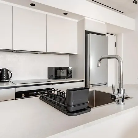 Yamas Urban Living Sequoia Aparthotel 4*
