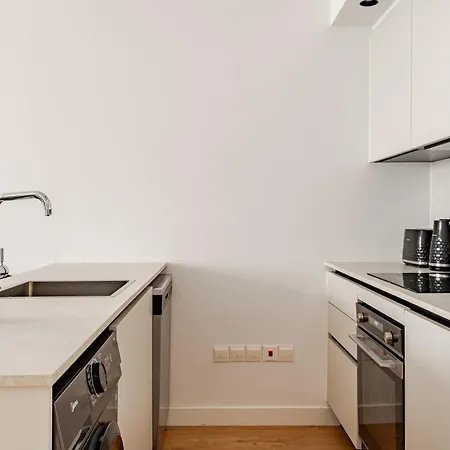 Yamas Urban Living Sequoia شقة فندقية 4*