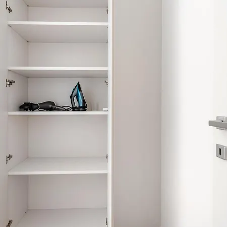 Yamas Urban Living Sequoia شقة فندقية 4*
