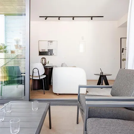 Yamas Urban Living Sequoia شقة فندقية 4*