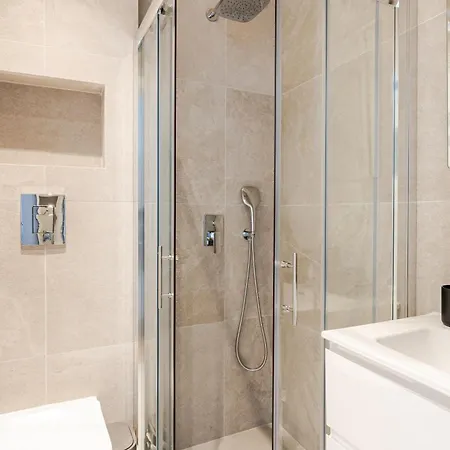 Yamas Urban Living Sequoia شقة فندقية 4*