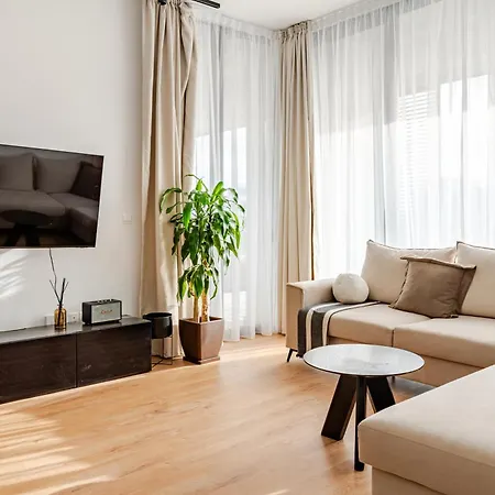 Yamas Urban Living Sequoia 4*